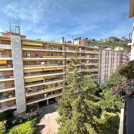 Cosy 2 Pieces Au Calme Avec Balcon Dans Le Centre Menton