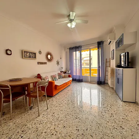 Cosy 2 Pieces Au Calme Avec Balcon Dans Le Centre Apartment